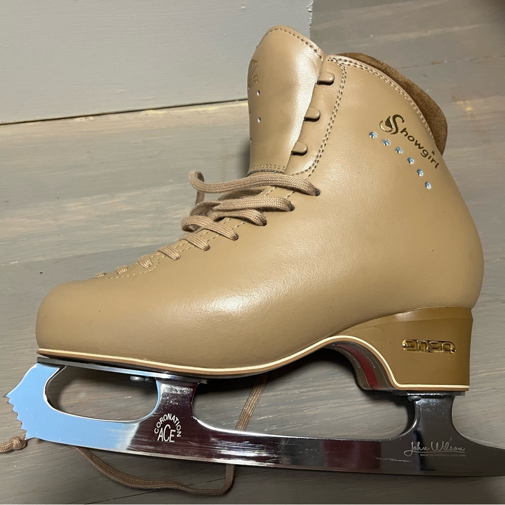 Edea Showgirl Figure Skate Boot with Silver Coronation Ace Blade size 260